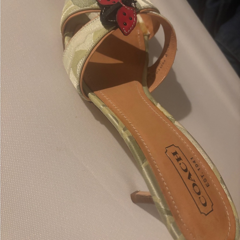Coach Women's Green Heels with Red Butterfly Accent - Picture 2 of 4